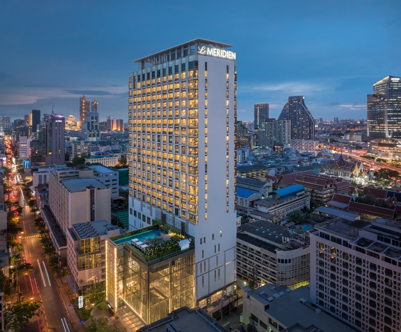 Le Meridien Bangkok exterior