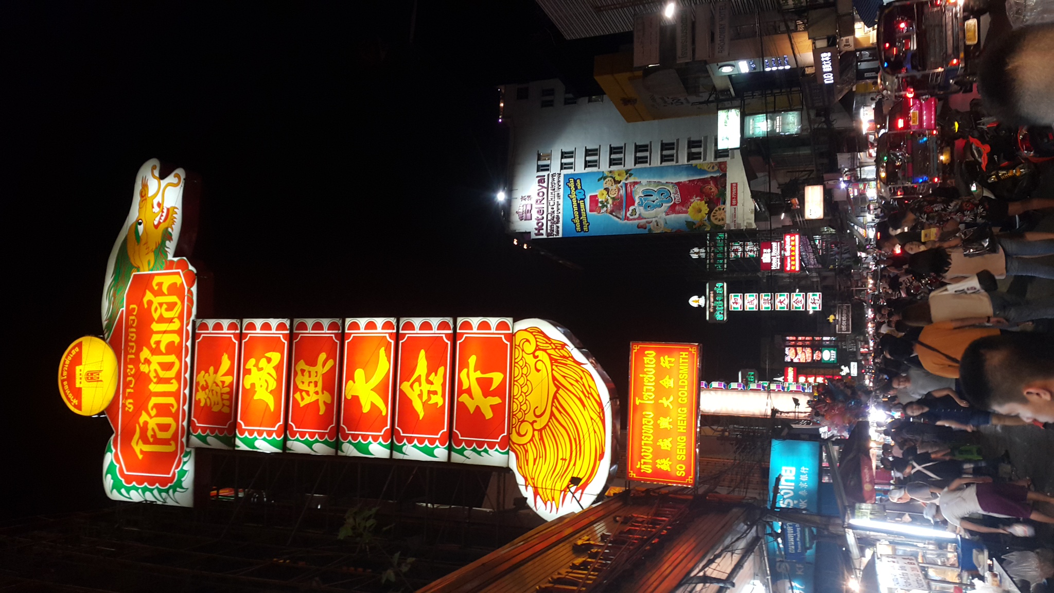 Yaowarat Bangkok Chinatown neon street food at night
